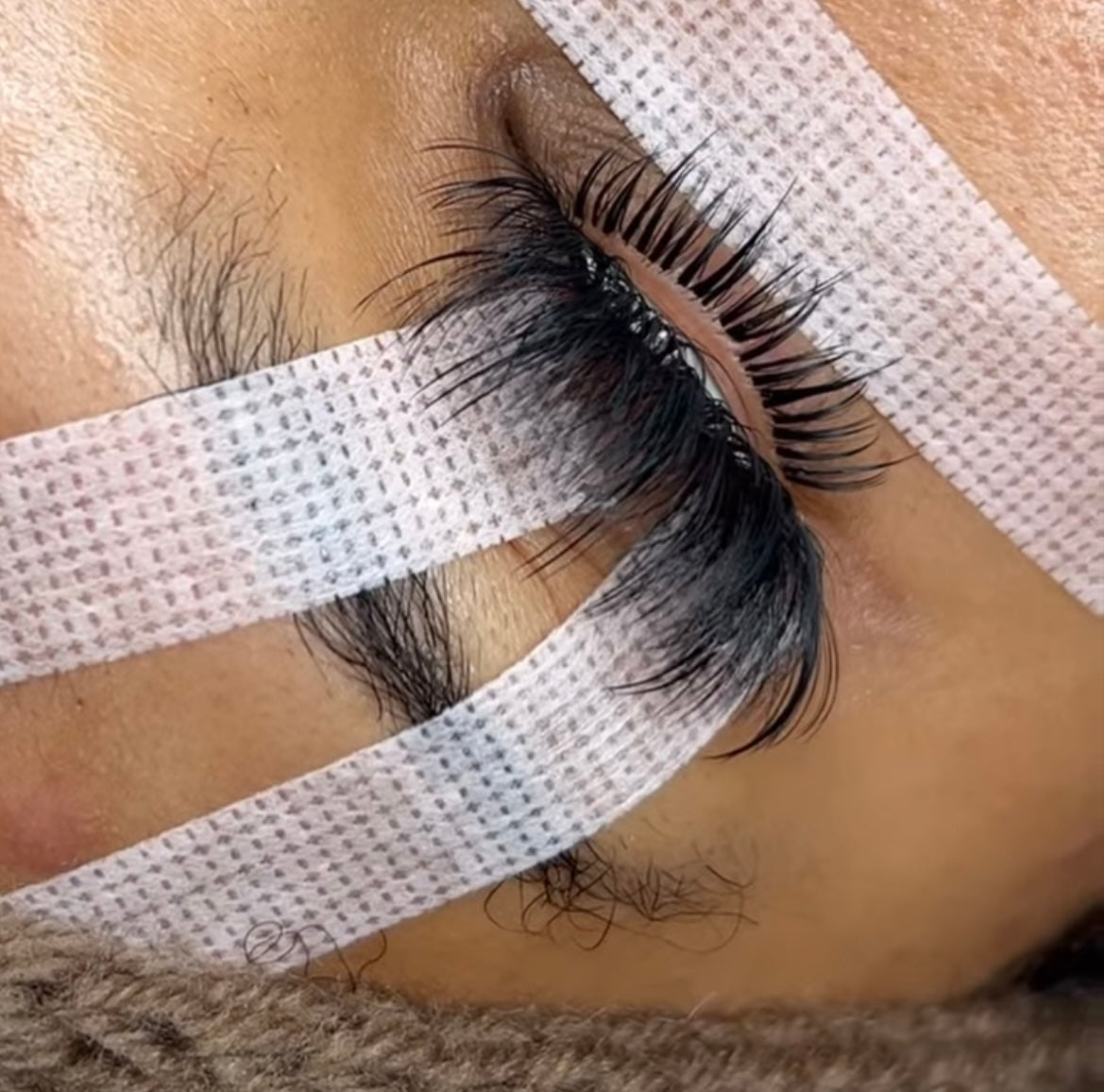 Royal Bottom Lash Extensions
